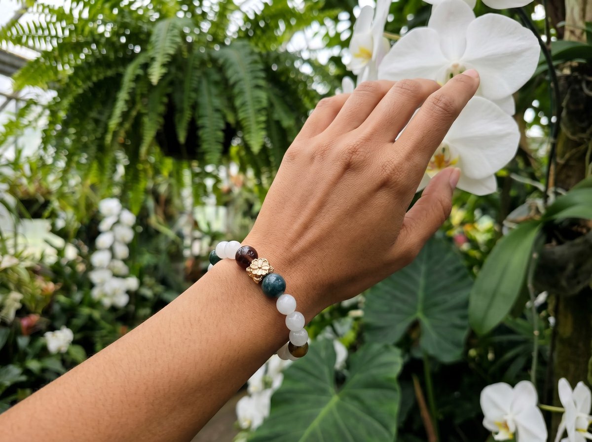 White Jade & Fancy Jasper Flower Bead Bracelet – Gold Floral Accent – 7.5" Stretch