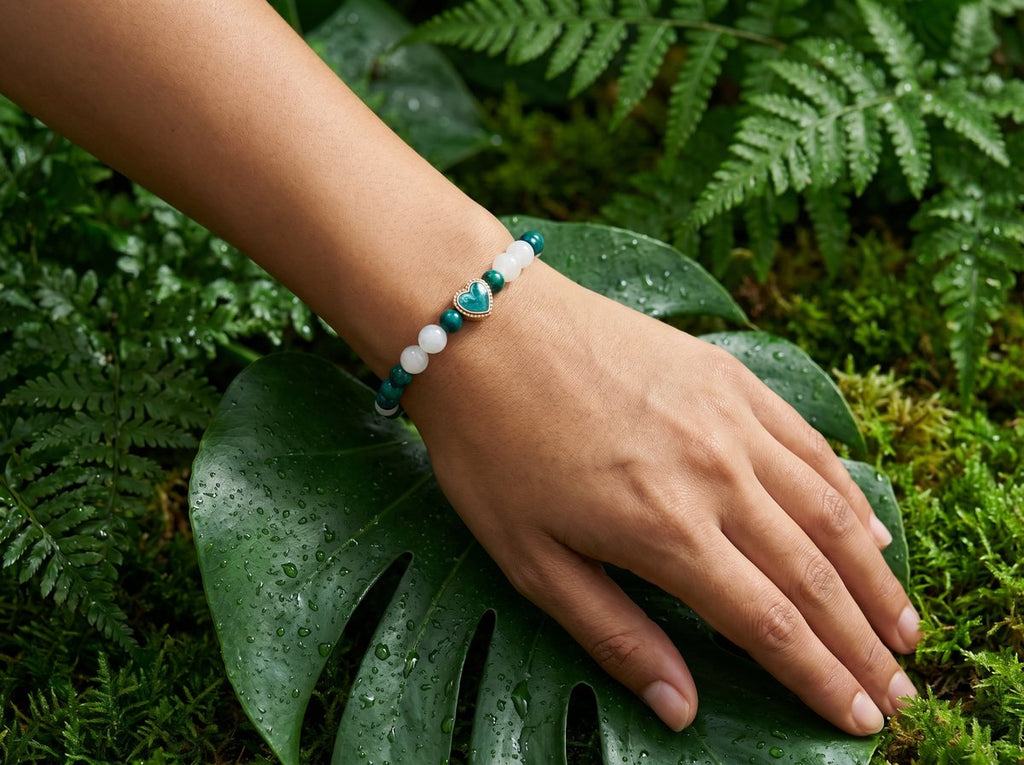 Chrysocolla & White Jade Heart Charm Bracelet – Gold Enamel Accent – 7.25" Stretch